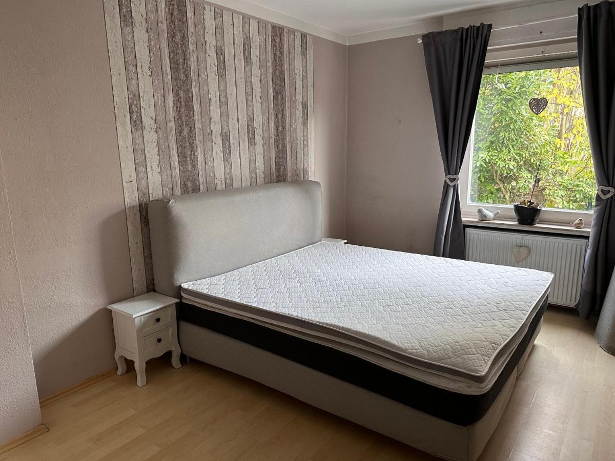 4 Zimmer 11 Personen Wohnung Garten Terrasse Grill 2 Badezimmer Wuppertal Eksteriør bilde
